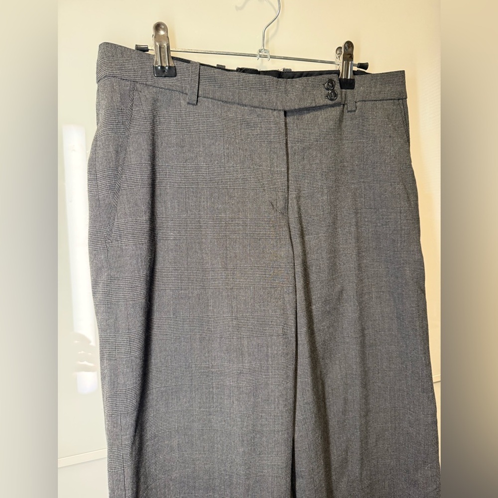 💸CLEARANCE 4/$15💸 H&M Gray Wide-leg Dress Pants - Picture 3 of 6